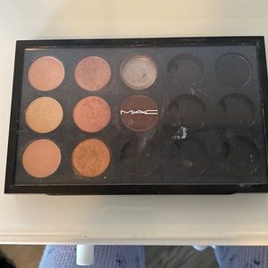 MAc eyeshadows gently used full size (7 eyeshadows) value of over 110$